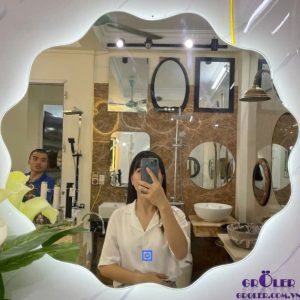 Gương đèn led tráng bạc cánh hoa GL30